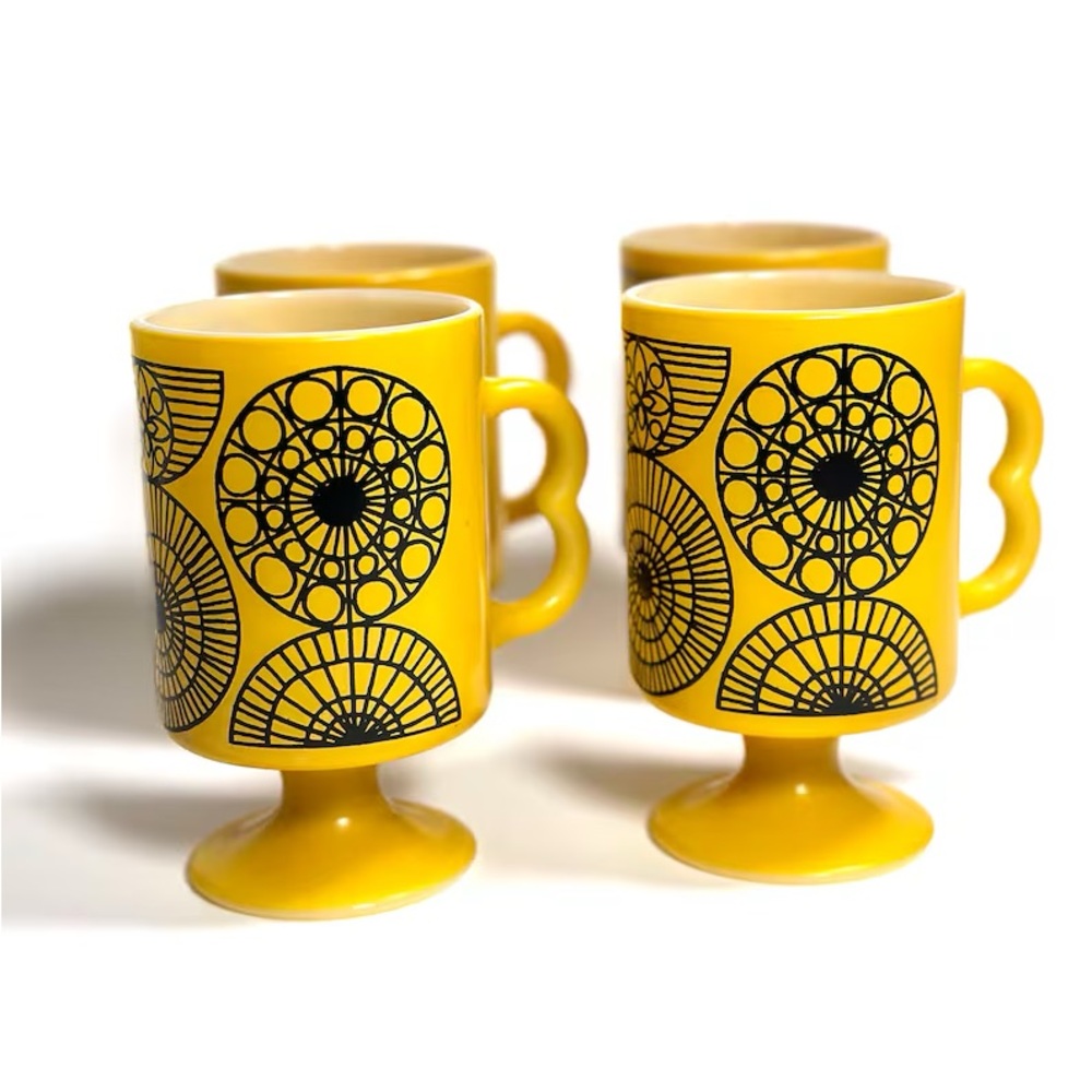 Vintage Mugs, Milk Glass, 70s, Geomteric Pattern, Set of 4